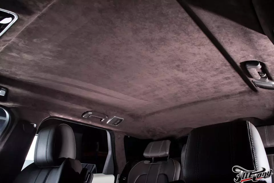 Range Rover Sport. Пошив потолка в итальянскую алькантару. Окрас серебристых деталей кузова.